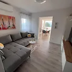 Sun Kiis Apartamento *